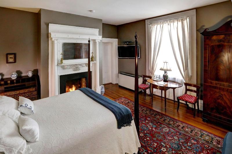 שרלוטסוויל 200 South Street Inn מראה חיצוני תמונה