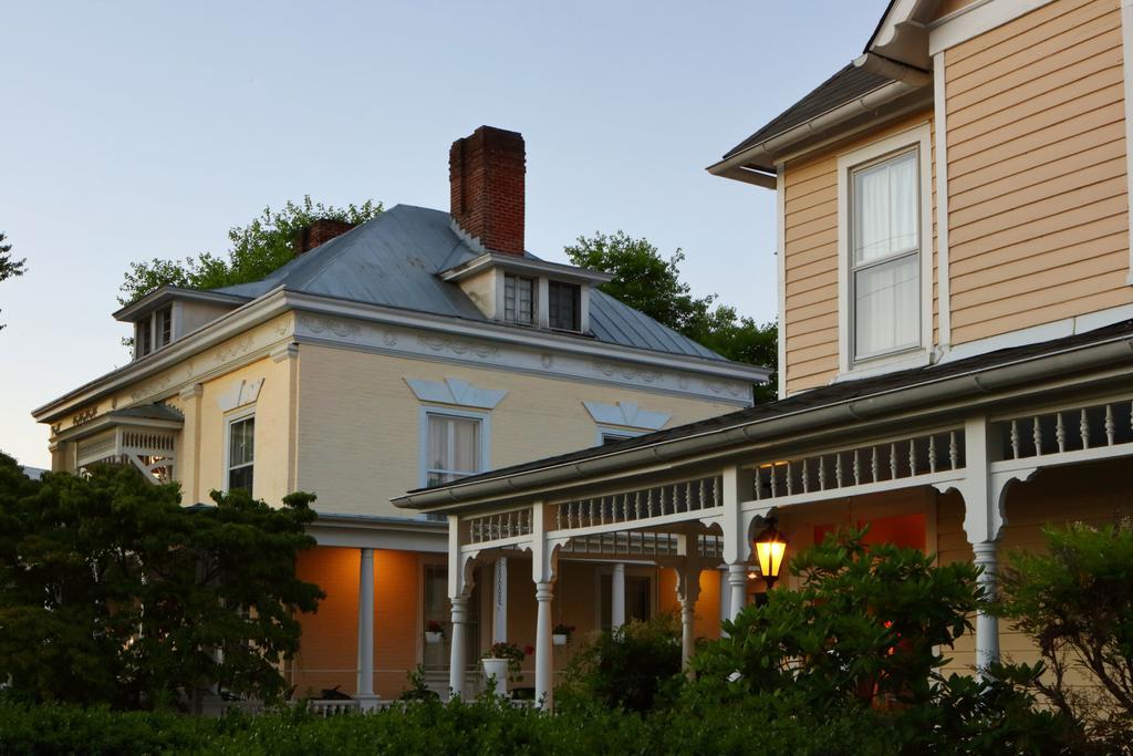 שרלוטסוויל 200 South Street Inn מראה חיצוני תמונה