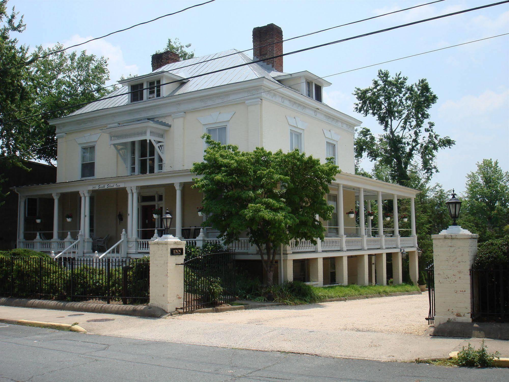 שרלוטסוויל 200 South Street Inn מראה חיצוני תמונה