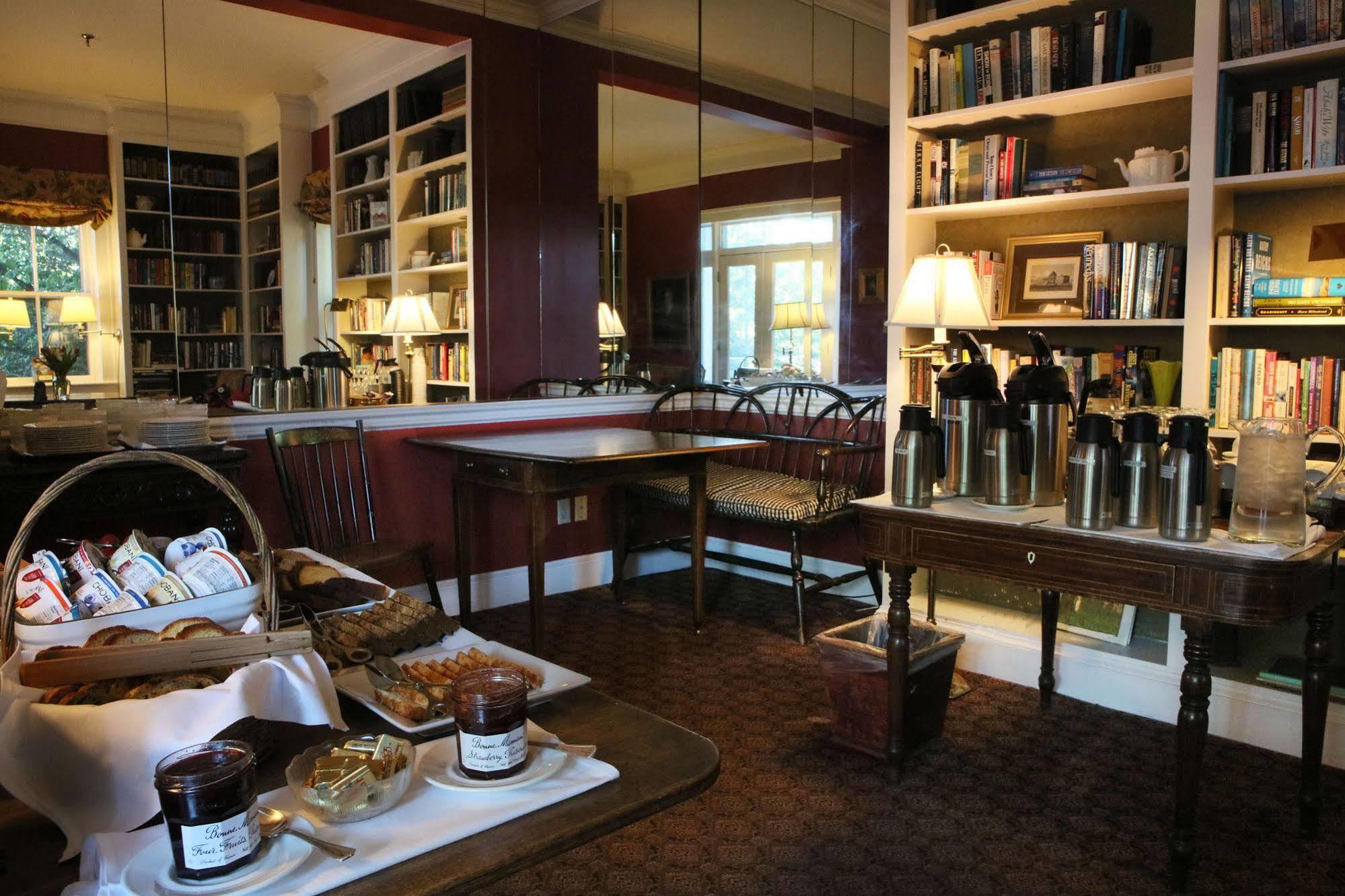 שרלוטסוויל 200 South Street Inn מראה חיצוני תמונה