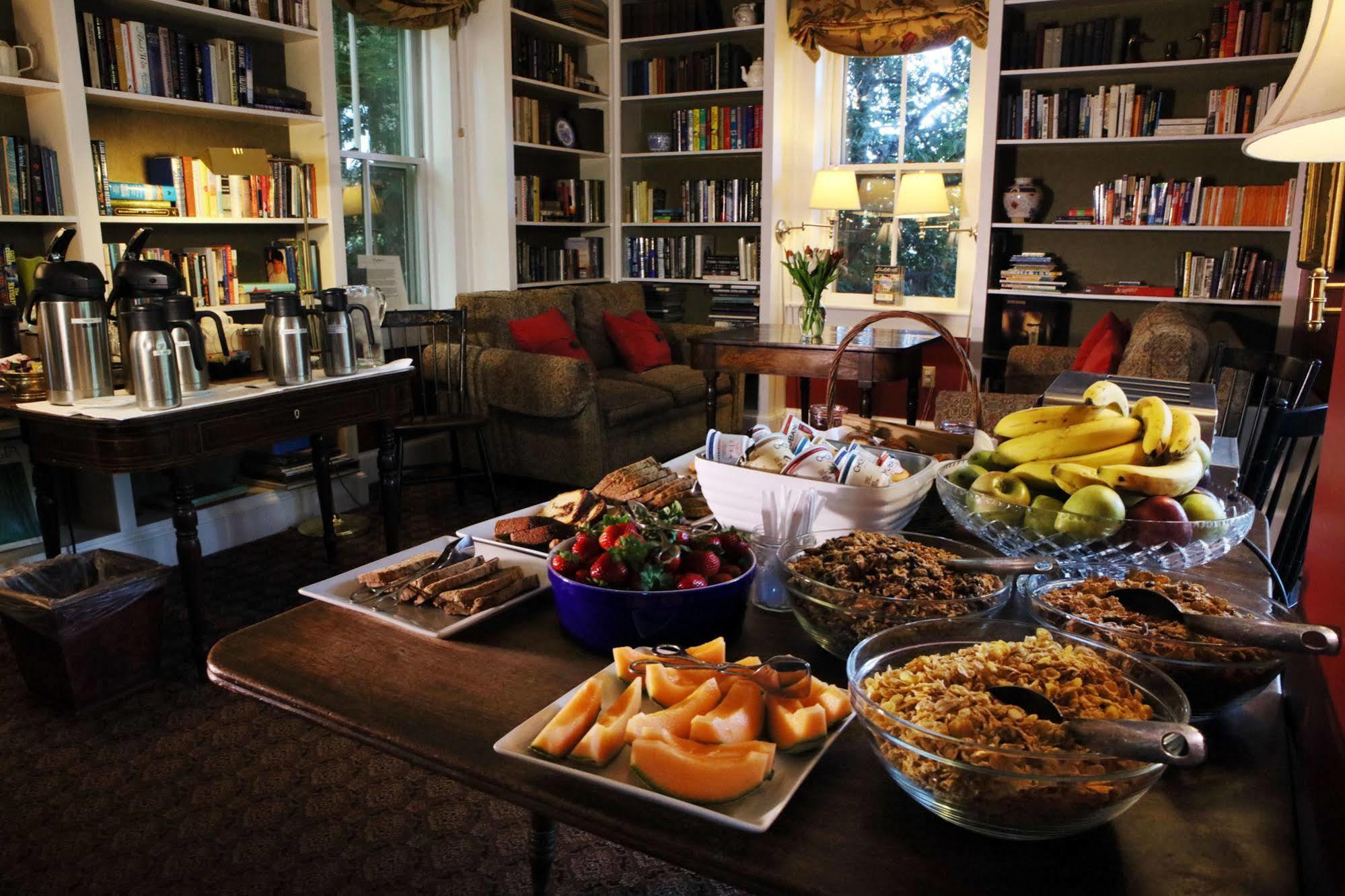 שרלוטסוויל 200 South Street Inn מראה חיצוני תמונה